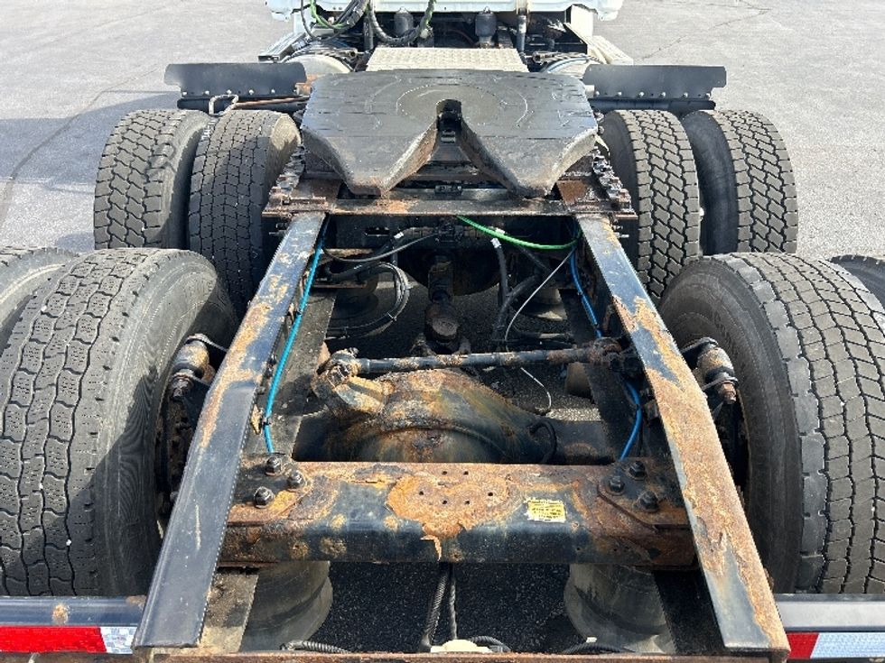 Day Cab Tractor-Heavy Duty Tractors-Freightliner-2019-T12664ST-Mississauga-ON-564,353\n\t\tkm-$ 59,000 - Image 6