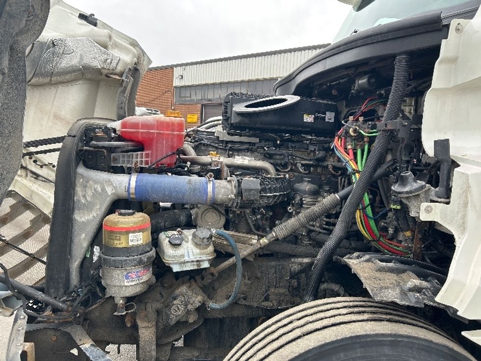 Day Cab Tractor-Heavy Duty Tractors-Freightliner-2019-T12664ST-Mississauga-ON-608,500\n\t\tkm-$ 53,250 - Image 16