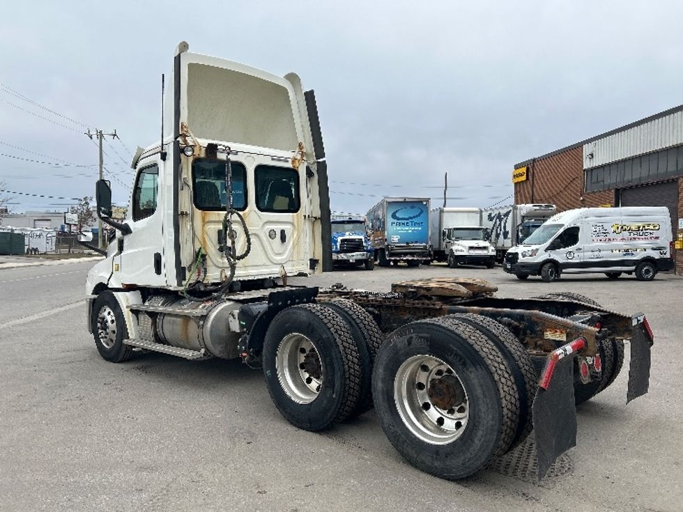 Day Cab Tractor-Heavy Duty Tractors-Freightliner-2019-T12664ST-Mississauga-ON-608,500\n\t\tkm-$ 53,250 - Image 5