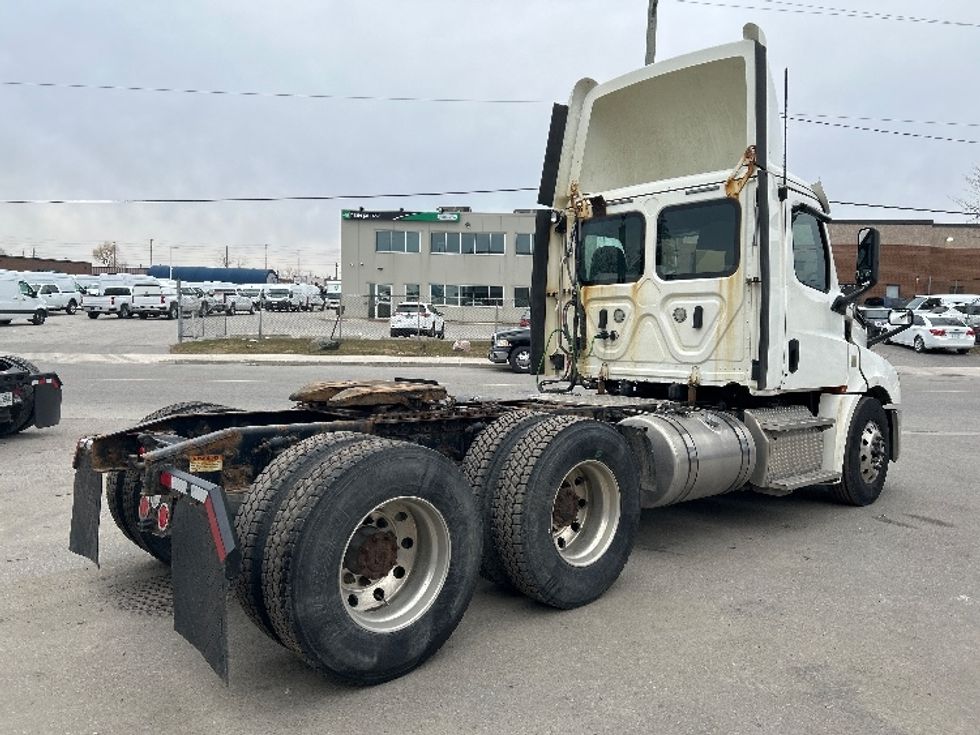 Day Cab Tractor-Heavy Duty Tractors-Freightliner-2019-T12664ST-Mississauga-ON-608,500\n\t\tkm-$ 53,250 - Image 7