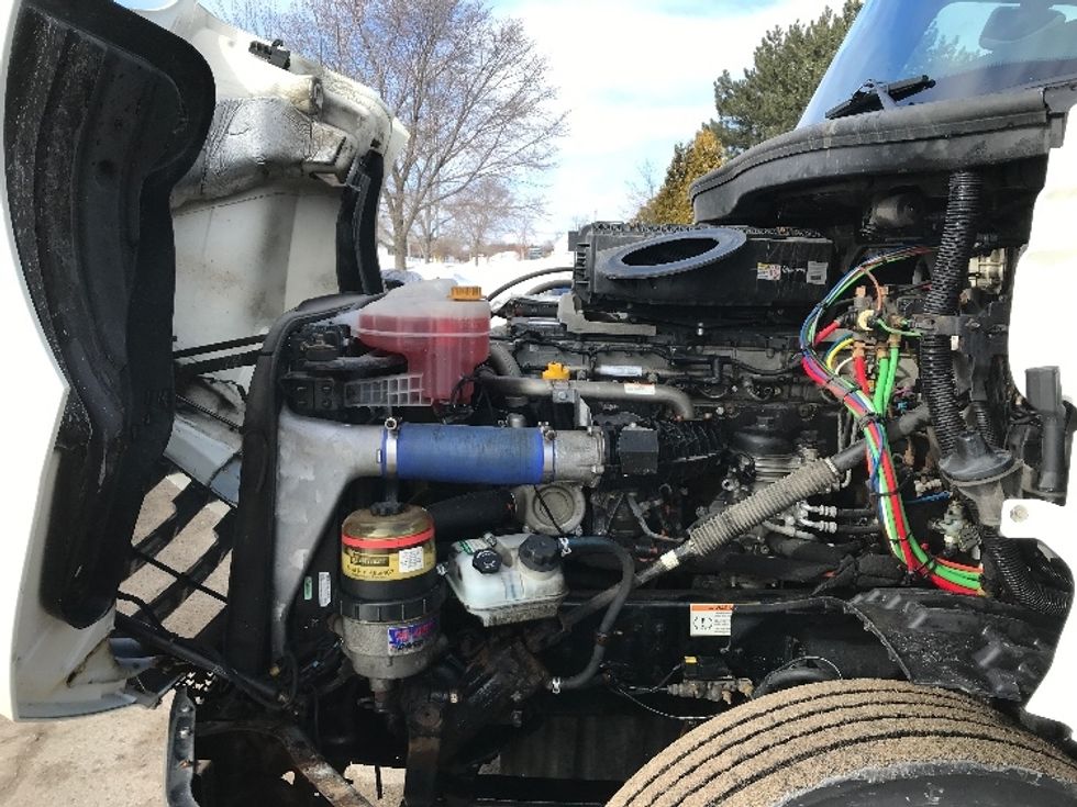 Day Cab Tractor-Heavy Duty Tractors-Freightliner-2019-T12664ST-Mississauga-ON-752,098\n\t\tkm-$ 48,000 - Image 16