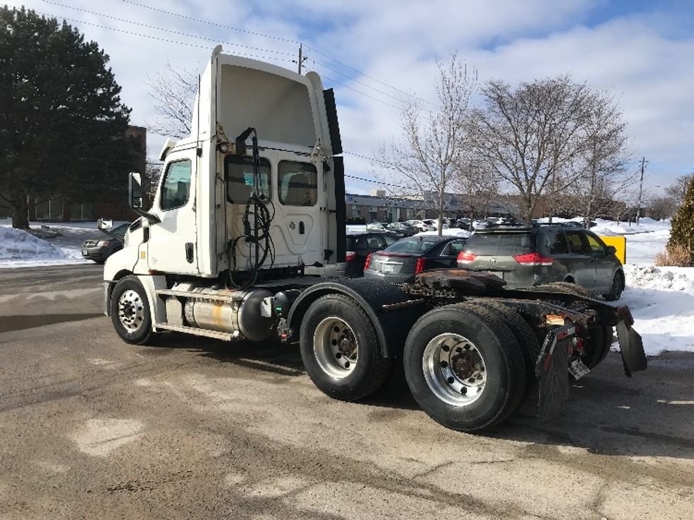 Day Cab Tractor-Heavy Duty Tractors-Freightliner-2019-T12664ST-Mississauga-ON-752,098\n\t\tkm-$ 48,000 - Image 5