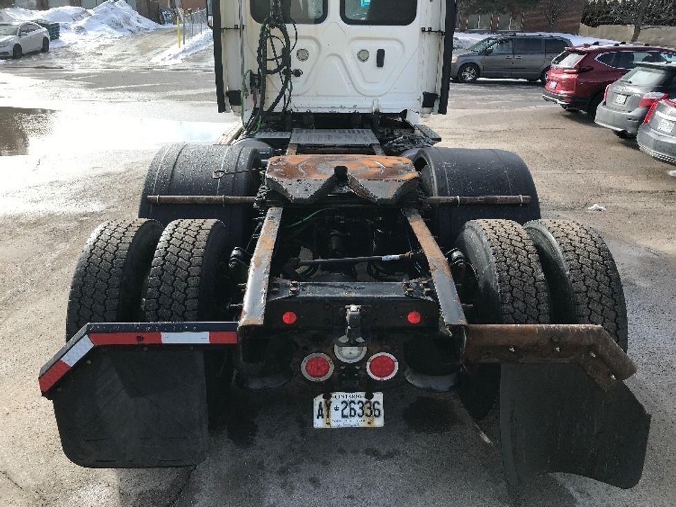 Day Cab Tractor-Heavy Duty Tractors-Freightliner-2019-T12664ST-Mississauga-ON-752,098\n\t\tkm-$ 48,000 - Image 6