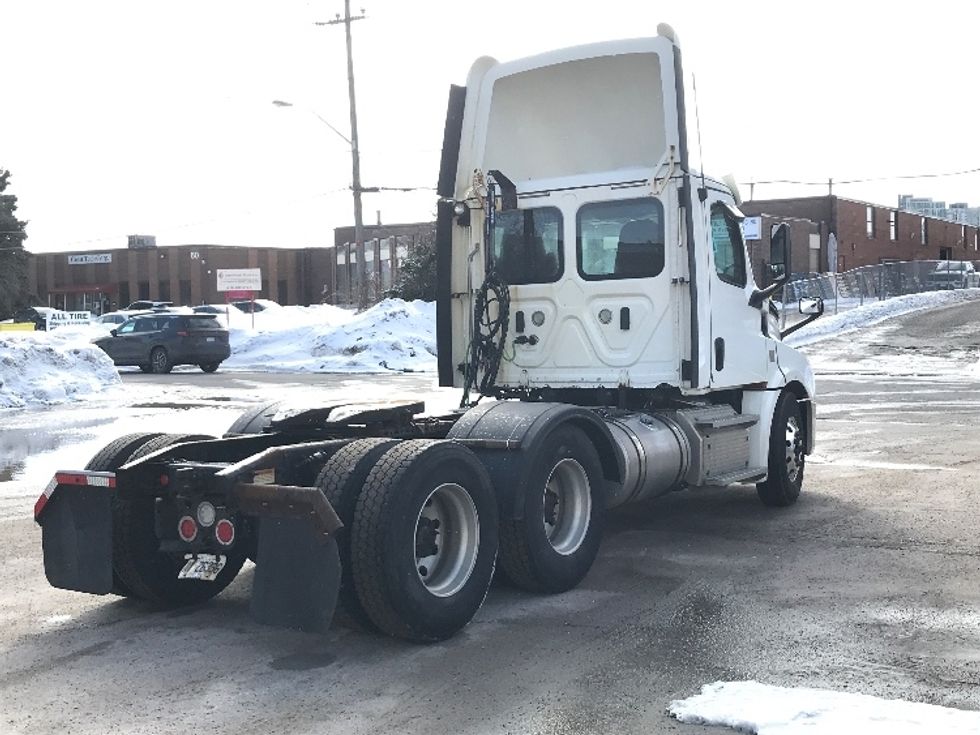 Day Cab Tractor-Heavy Duty Tractors-Freightliner-2019-T12664ST-Mississauga-ON-752,098\n\t\tkm-$ 48,000 - Image 7