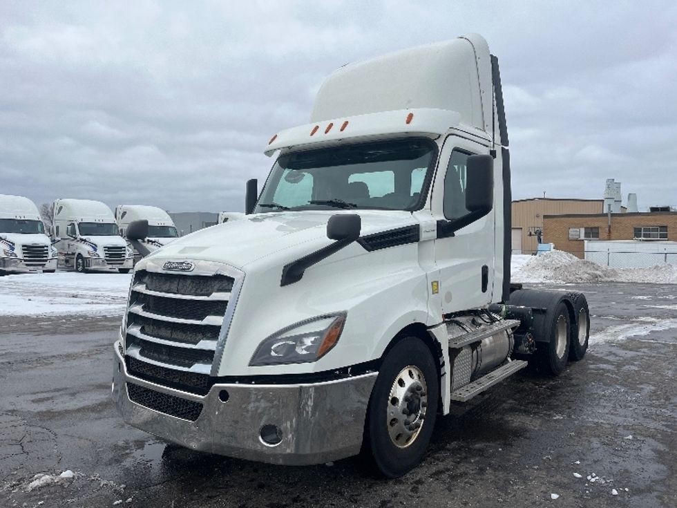 Day Cab Tractor-Heavy Duty Tractors-Freightliner-2019-T12664ST-Mississauga-ON-766,896\n\t\tkm-$ 47,500 - Image 3