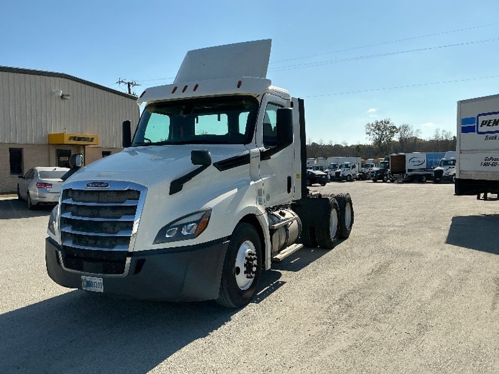 Day Cab Tractor-Heavy Duty Tractors-Freightliner-2019-T12664ST-Mobile-AL-253,387\n\t\tmiles-$ 52,500 - Image 3