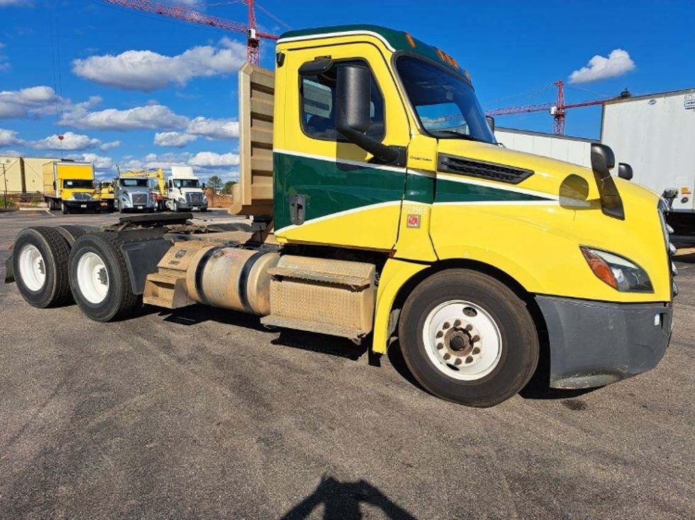 Day Cab Tractor-Heavy Duty Tractors-Freightliner-2019-T12664ST-Mobile-AL-279,887\n\t\tmiles-$ 59,750 - Image 1