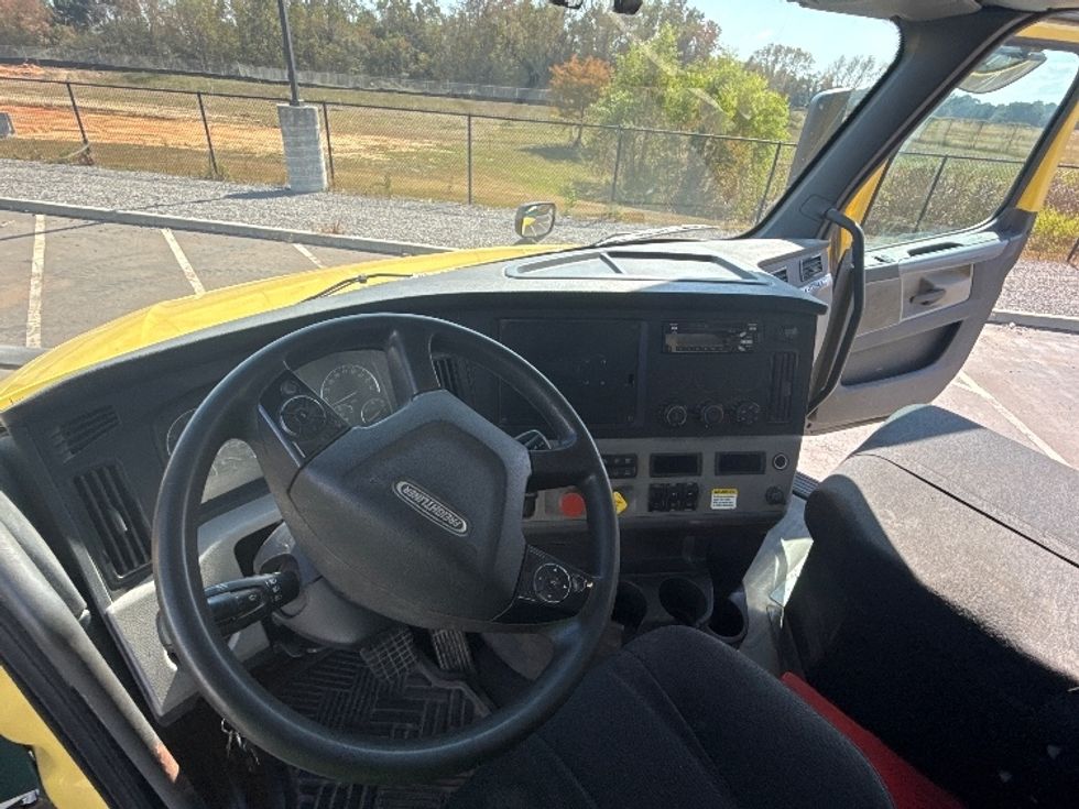 Day Cab Tractor-Heavy Duty Tractors-Freightliner-2019-T12664ST-Mobile-AL-279,887\n\t\tmiles-$ 59,750 - Image 10