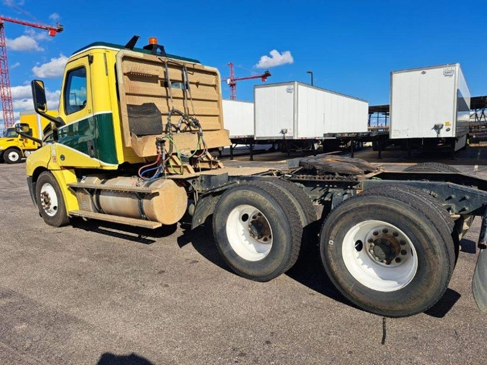 Day Cab Tractor-Heavy Duty Tractors-Freightliner-2019-T12664ST-Mobile-AL-279,887\n\t\tmiles-$ 59,750 - Image 5