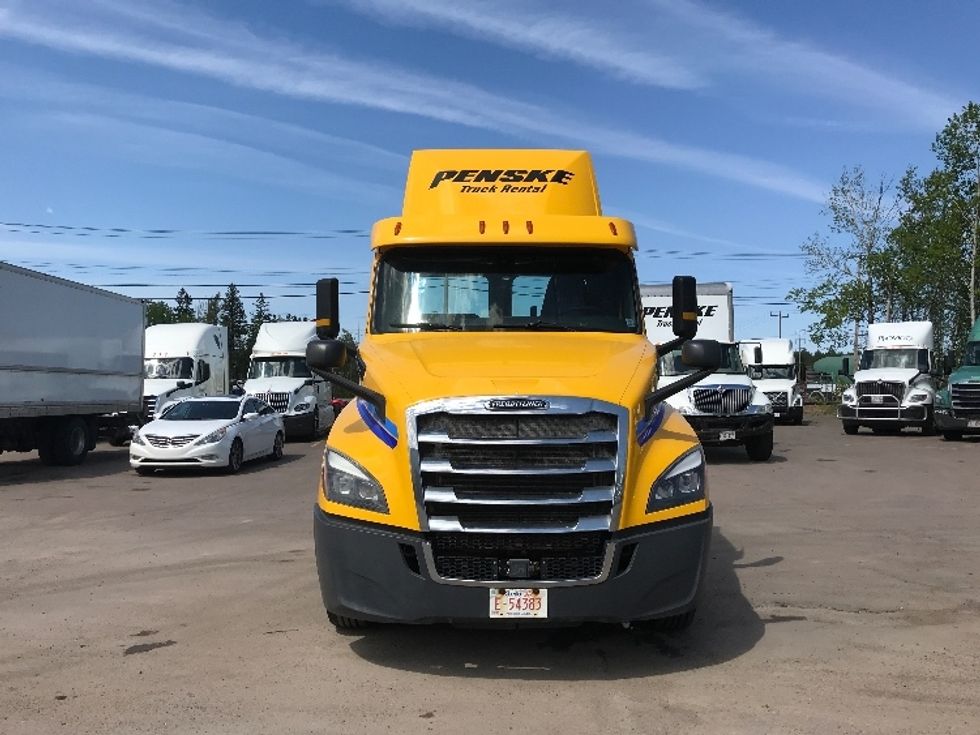Day Cab Tractor-Heavy Duty Tractors-Freightliner-2019-T12664ST-Moncton-NB-483,695\n\t\tkm-$ 61,500 - Image 2
