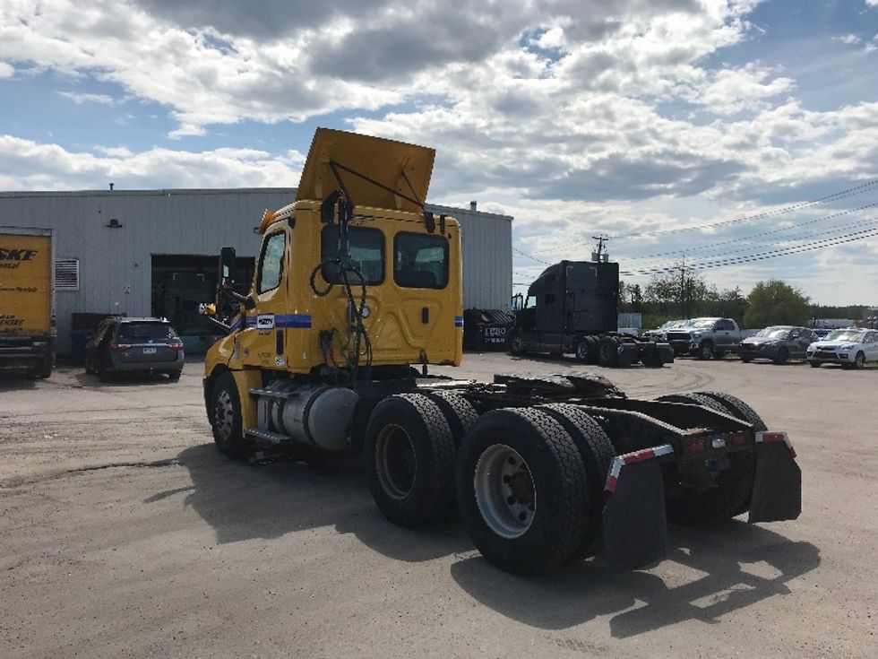Day Cab Tractor-Heavy Duty Tractors-Freightliner-2019-T12664ST-Moncton-NB-483,695\n\t\tkm-$ 61,500 - Image 5