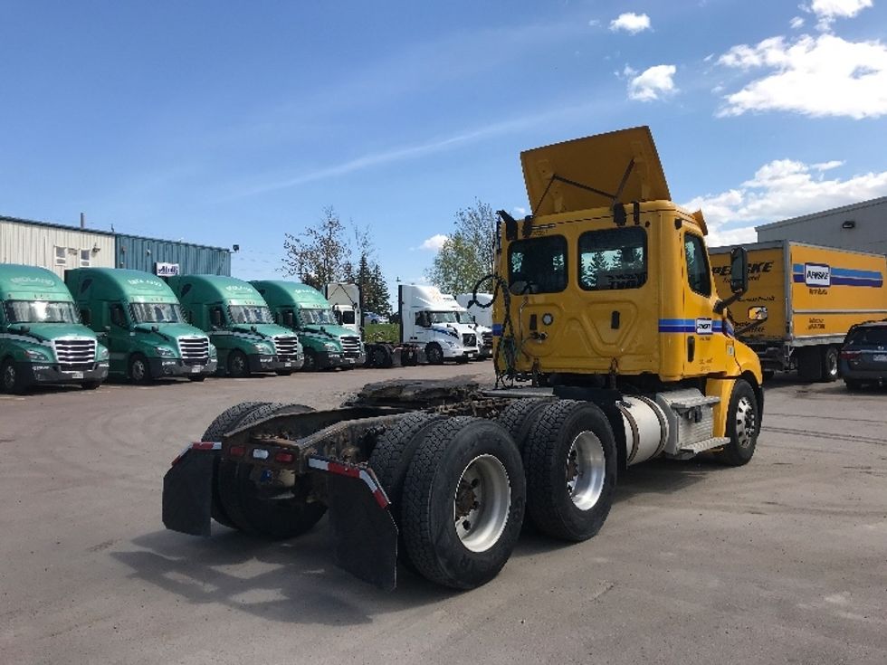 Day Cab Tractor-Heavy Duty Tractors-Freightliner-2019-T12664ST-Moncton-NB-483,695\n\t\tkm-$ 61,500 - Image 7