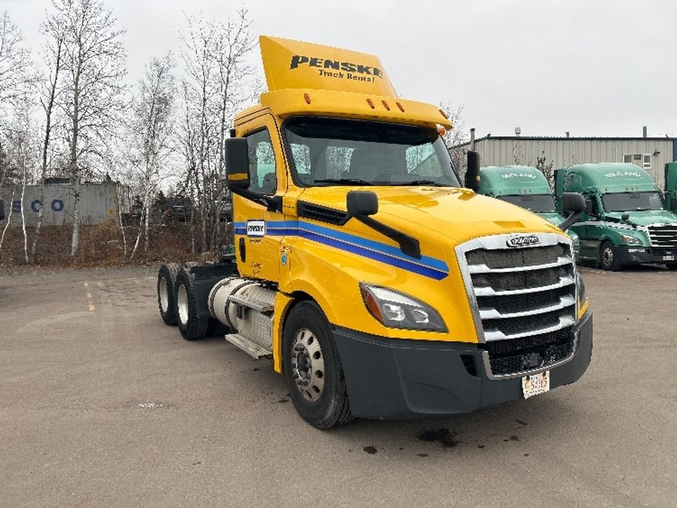 Day Cab Tractor-Heavy Duty Tractors-Freightliner-2019-T12664ST-Moncton-NB-515,831\n\t\tkm-$ 56,500 - Image 1