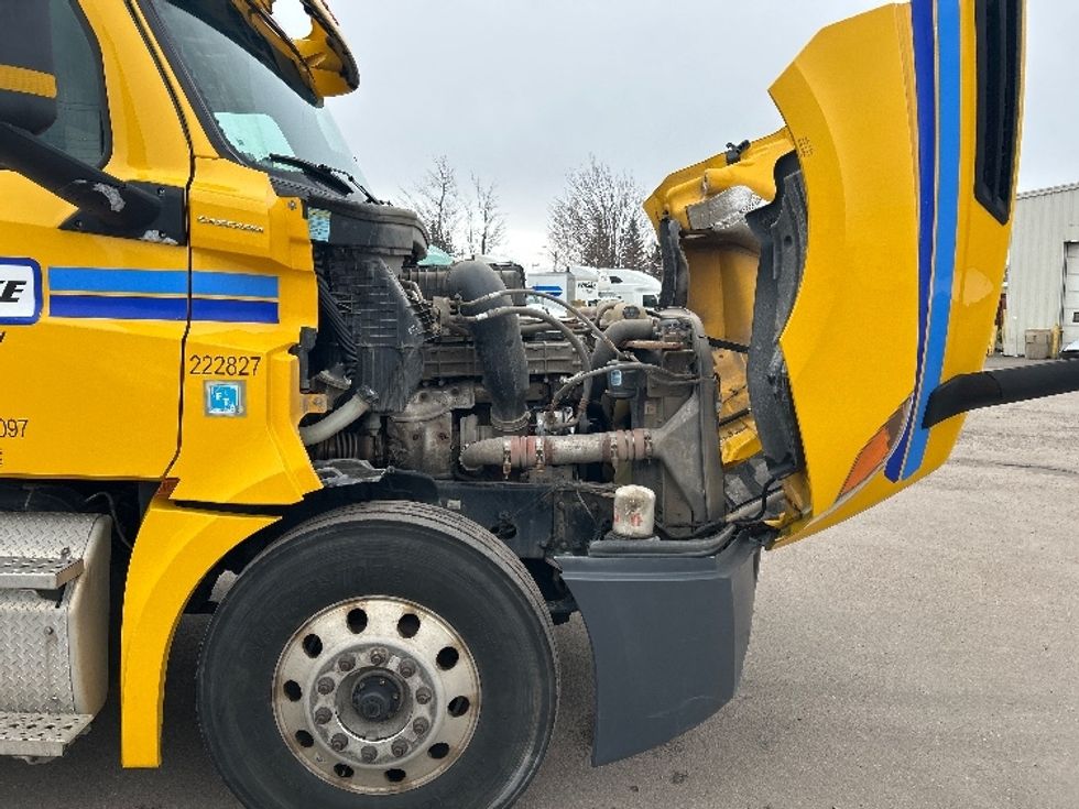 Day Cab Tractor-Heavy Duty Tractors-Freightliner-2019-T12664ST-Moncton-NB-515,831\n\t\tkm-$ 56,500 - Image 13