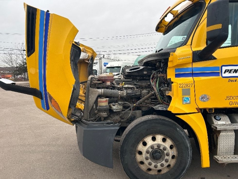 Day Cab Tractor-Heavy Duty Tractors-Freightliner-2019-T12664ST-Moncton-NB-515,831\n\t\tkm-$ 56,500 - Image 14
