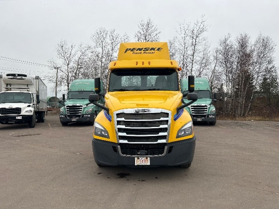 Day Cab Tractor-Heavy Duty Tractors-Freightliner-2019-T12664ST-Moncton-NB-515,831\n\t\tkm-$ 56,500 - Image 2