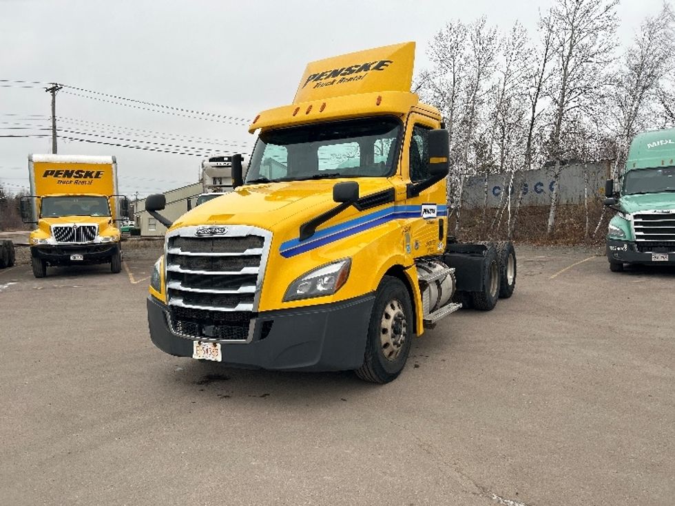 Day Cab Tractor-Heavy Duty Tractors-Freightliner-2019-T12664ST-Moncton-NB-515,831\n\t\tkm-$ 56,500 - Image 3