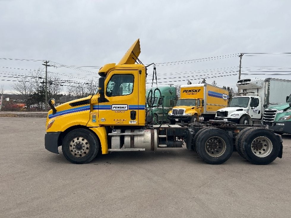 Day Cab Tractor-Heavy Duty Tractors-Freightliner-2019-T12664ST-Moncton-NB-515,831\n\t\tkm-$ 56,500 - Image 4