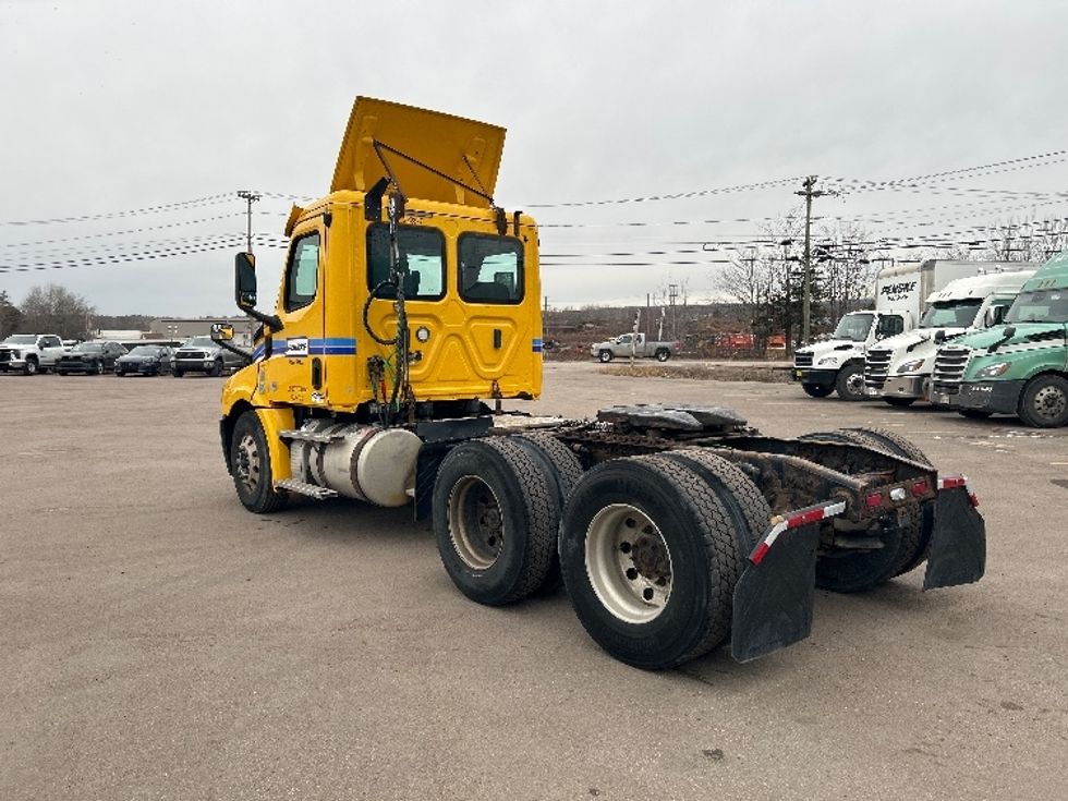 Day Cab Tractor-Heavy Duty Tractors-Freightliner-2019-T12664ST-Moncton-NB-515,831\n\t\tkm-$ 56,500 - Image 5