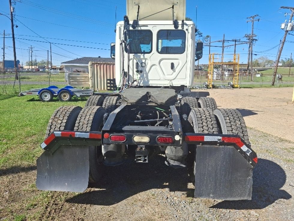 Day Cab Tractor-Heavy Duty Tractors-Freightliner-2019-T12664ST-Monroe-LA-302,987\n\t\tmiles-$ 48,000 - Image 6