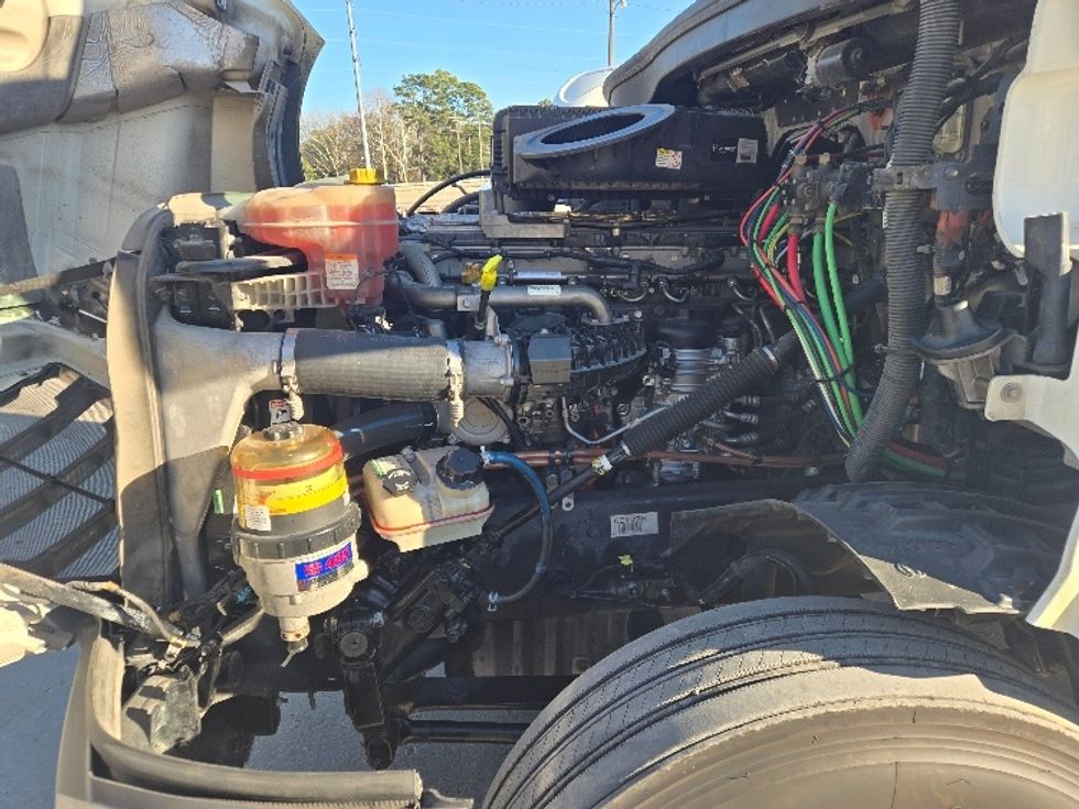 Day Cab Tractor-Heavy Duty Tractors-Freightliner-2019-T12664ST-Monroe-LA-315,424\n\t\tmiles-$ 51,500 - Image 16