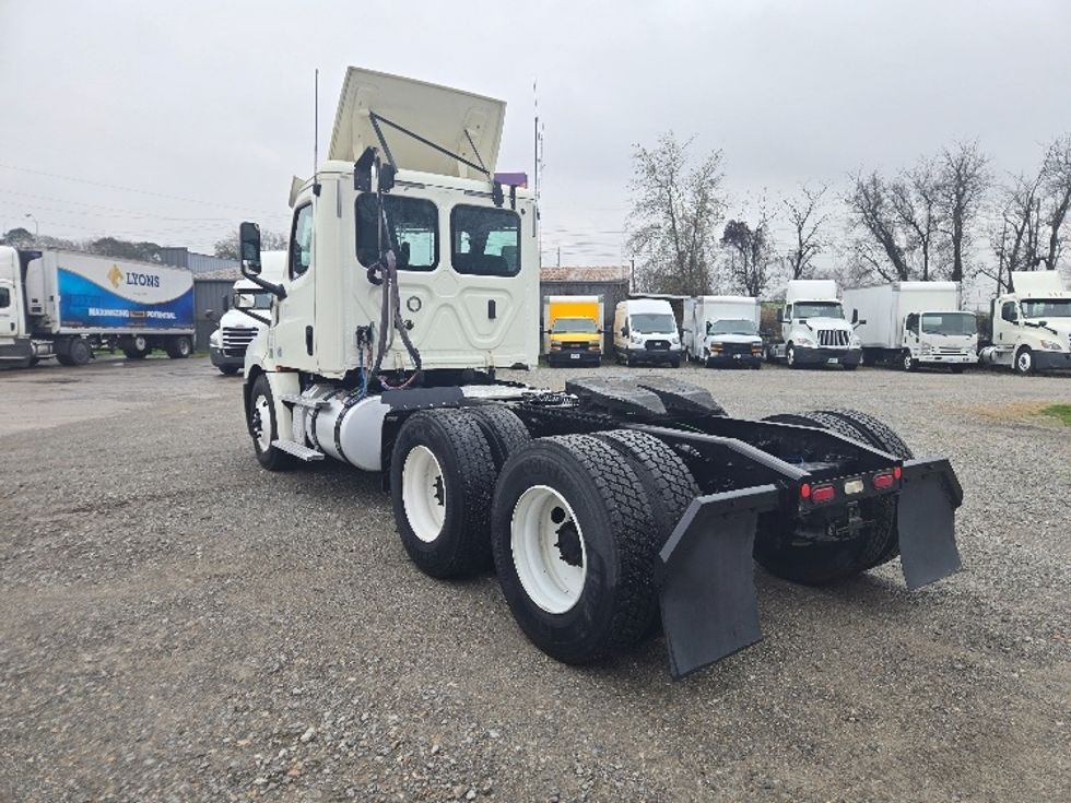 Day Cab Tractor-Heavy Duty Tractors-Freightliner-2019-T12664ST-Monroe-LA-315,424\n\t\tmiles-$ 51,500 - Image 5