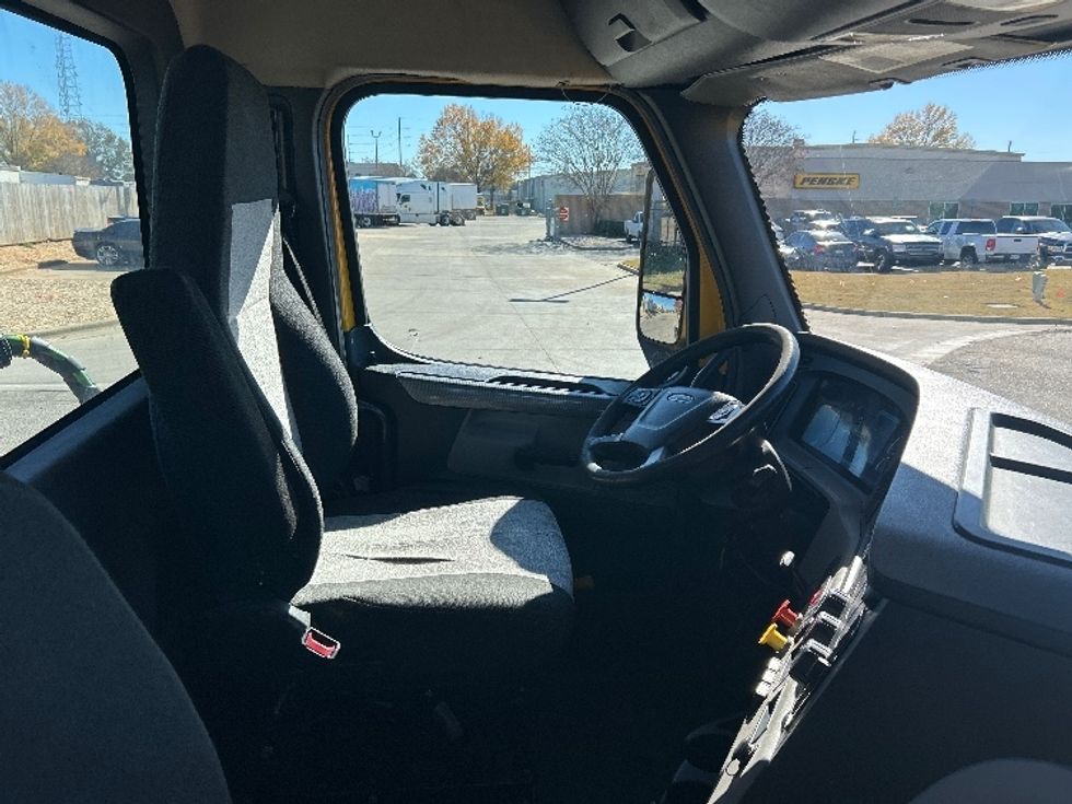 Day Cab Tractor-Heavy Duty Tractors-Freightliner-2019-T12664ST-Montgomery-AL-500,024\n\t\tmiles-$ 35,250 - Image 14