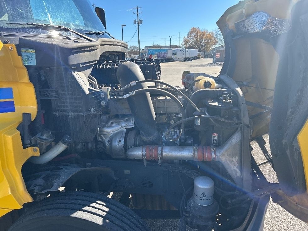 Day Cab Tractor-Heavy Duty Tractors-Freightliner-2019-T12664ST-Montgomery-AL-500,024\n\t\tmiles-$ 35,250 - Image 15