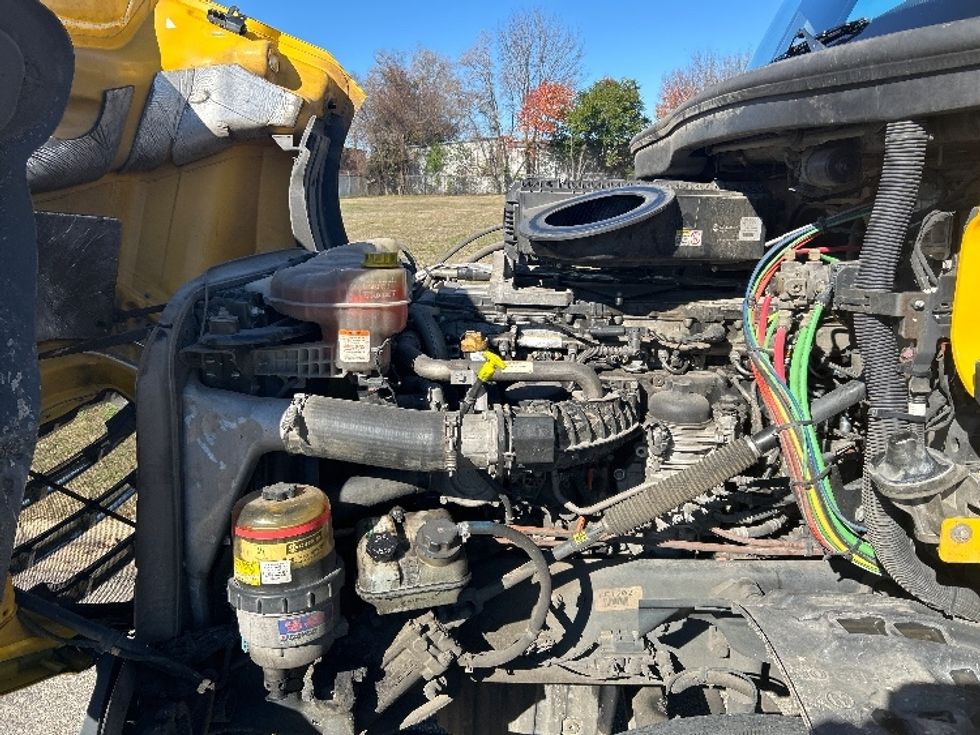 Day Cab Tractor-Heavy Duty Tractors-Freightliner-2019-T12664ST-Montgomery-AL-500,024\n\t\tmiles-$ 35,250 - Image 16