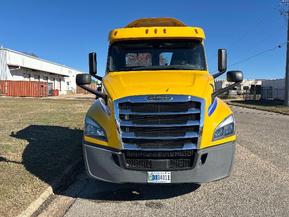Day Cab Tractor-Heavy Duty Tractors-Freightliner-2019-T12664ST-Montgomery-AL-500,024\n\t\tmiles-$ 35,250 - Image 2