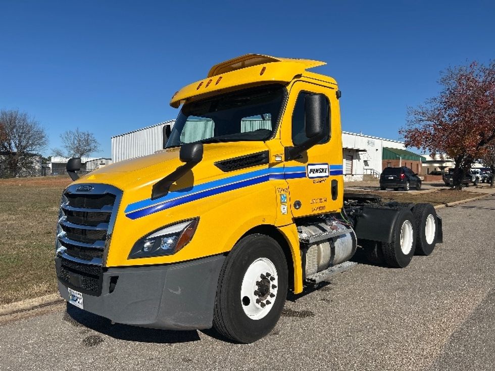 Day Cab Tractor-Heavy Duty Tractors-Freightliner-2019-T12664ST-Montgomery-AL-500,024\n\t\tmiles-$ 35,250 - Image 3