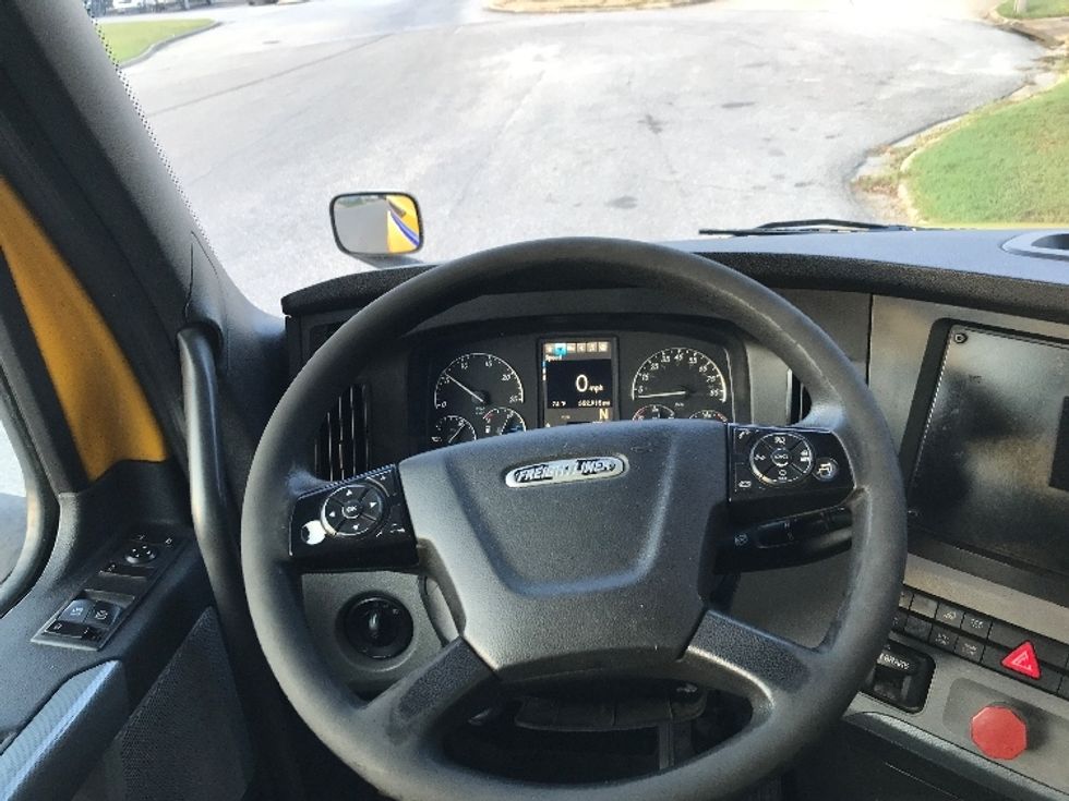 Day Cab Tractor-Heavy Duty Tractors-Freightliner-2019-T12664ST-Montgomery-AL-553,942\n\t\tmiles-$ 30,250 - Image 11