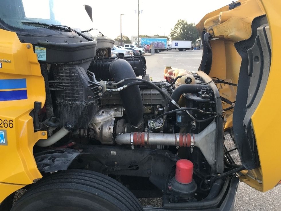 Day Cab Tractor-Heavy Duty Tractors-Freightliner-2019-T12664ST-Montgomery-AL-553,942\n\t\tmiles-$ 30,250 - Image 15