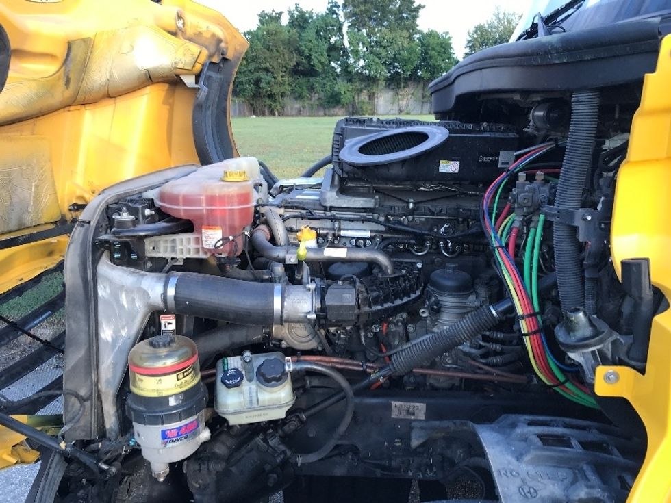 Day Cab Tractor-Heavy Duty Tractors-Freightliner-2019-T12664ST-Montgomery-AL-553,942\n\t\tmiles-$ 30,250 - Image 16