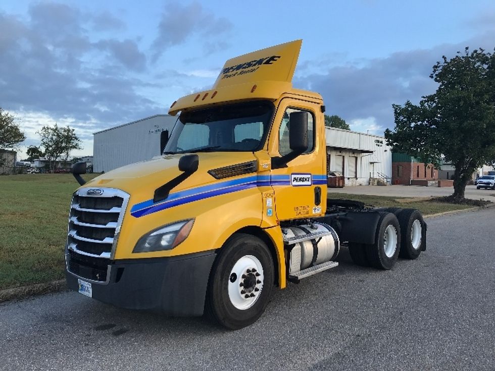 Day Cab Tractor-Heavy Duty Tractors-Freightliner-2019-T12664ST-Montgomery-AL-553,942\n\t\tmiles-$ 30,250 - Image 3