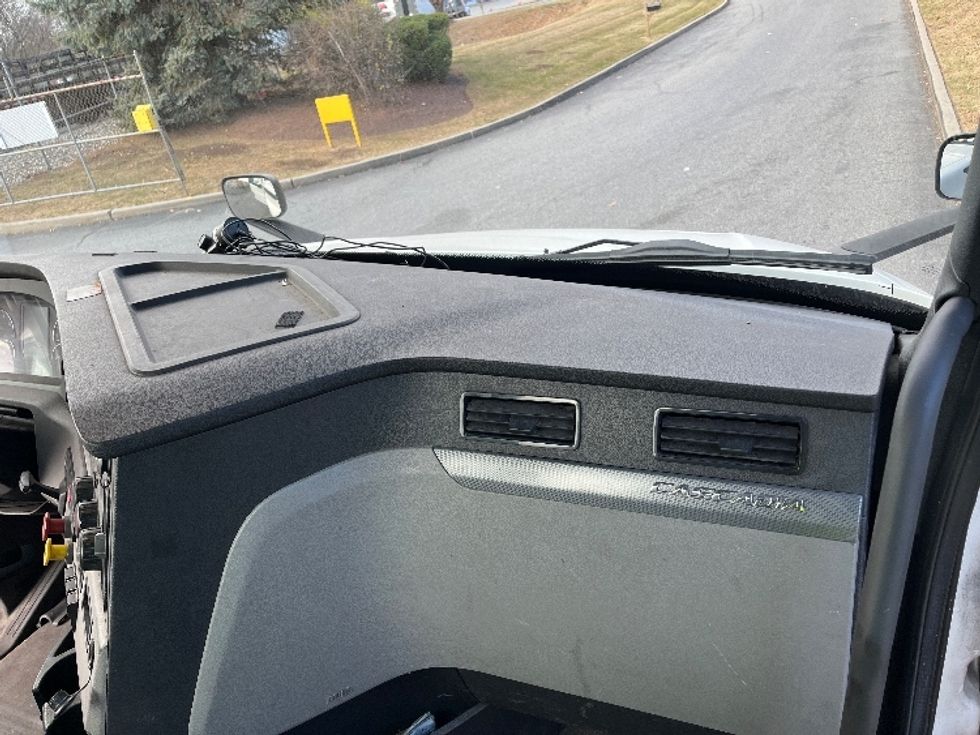 Day Cab Tractor-Heavy Duty Tractors-Freightliner-2019-T12664ST-Montgomery-NY-279,314\n\t\tmiles-$ 57,250 - Image 13