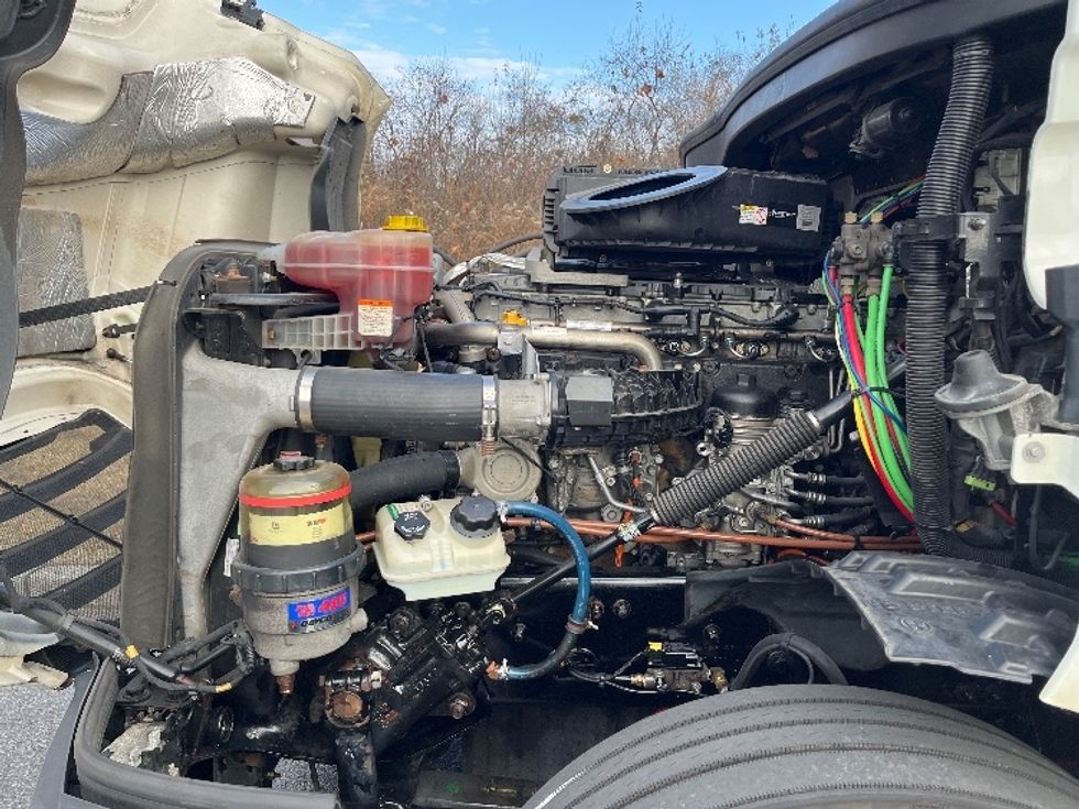 Day Cab Tractor-Heavy Duty Tractors-Freightliner-2019-T12664ST-Montgomery-NY-279,314\n\t\tmiles-$ 57,250 - Image 16