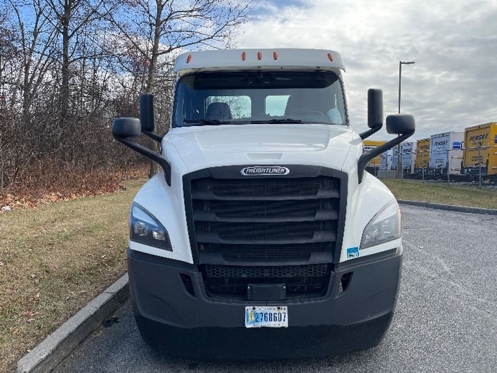 Day Cab Tractor-Heavy Duty Tractors-Freightliner-2019-T12664ST-Montgomery-NY-279,314\n\t\tmiles-$ 57,250 - Image 2