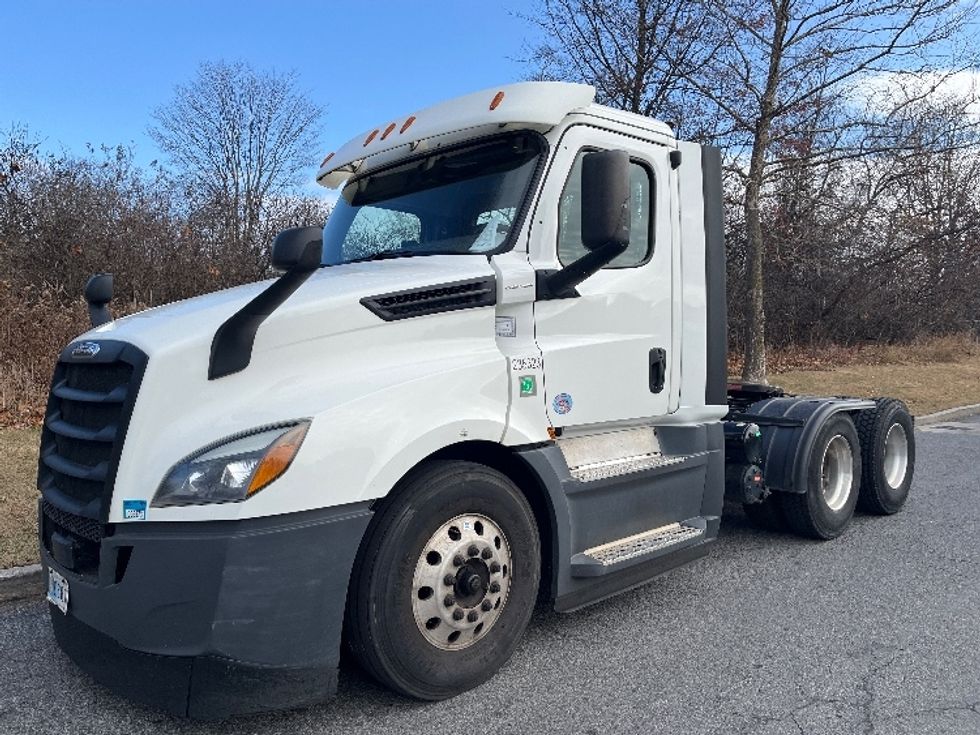 Day Cab Tractor-Heavy Duty Tractors-Freightliner-2019-T12664ST-Montgomery-NY-279,314\n\t\tmiles-$ 57,250 - Image 3