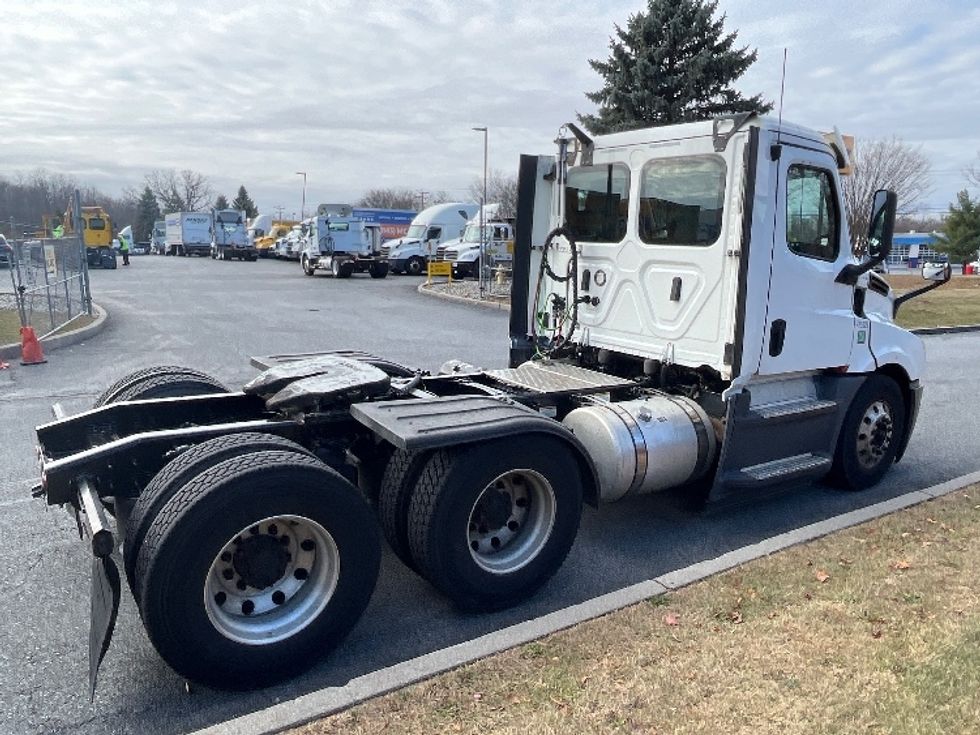 Day Cab Tractor-Heavy Duty Tractors-Freightliner-2019-T12664ST-Montgomery-NY-279,314\n\t\tmiles-$ 57,250 - Image 7