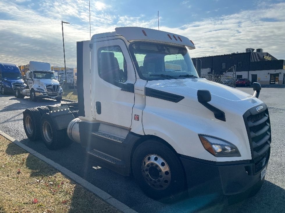 Day Cab Tractor-Heavy Duty Tractors-Freightliner-2019-T12664ST-Montgomery-NY-340,493\n\t\tmiles-$ 53,750 - Image 1