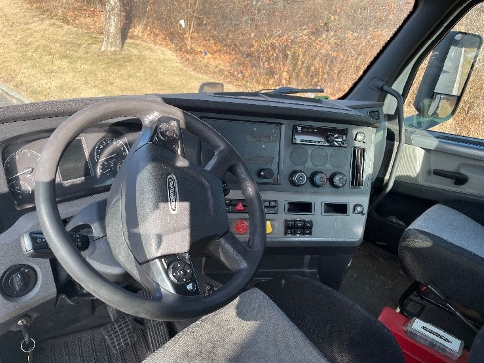 Day Cab Tractor-Heavy Duty Tractors-Freightliner-2019-T12664ST-Montgomery-NY-340,493\n\t\tmiles-$ 53,750 - Image 10