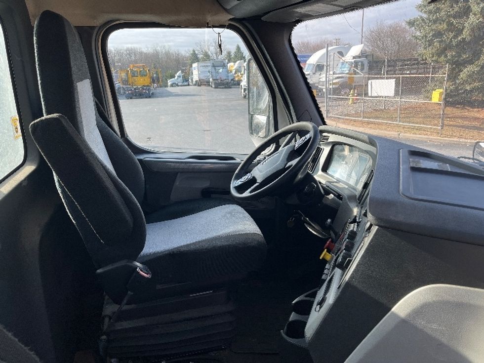 Day Cab Tractor-Heavy Duty Tractors-Freightliner-2019-T12664ST-Montgomery-NY-340,493\n\t\tmiles-$ 53,750 - Image 14