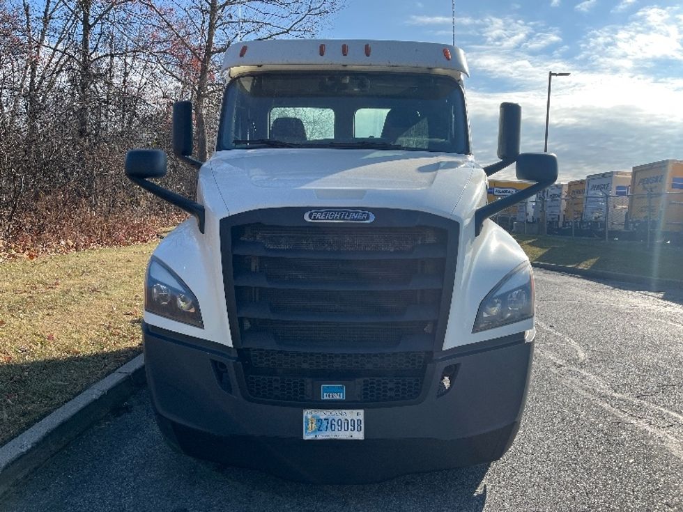 Day Cab Tractor-Heavy Duty Tractors-Freightliner-2019-T12664ST-Montgomery-NY-340,493\n\t\tmiles-$ 53,750 - Image 2