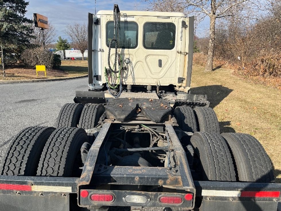 Day Cab Tractor-Heavy Duty Tractors-Freightliner-2019-T12664ST-Montgomery-NY-340,493\n\t\tmiles-$ 53,750 - Image 6