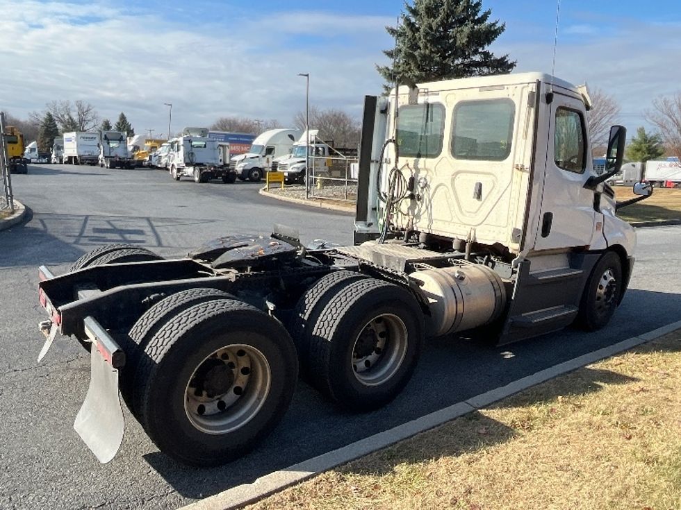 Day Cab Tractor-Heavy Duty Tractors-Freightliner-2019-T12664ST-Montgomery-NY-340,493\n\t\tmiles-$ 53,750 - Image 7