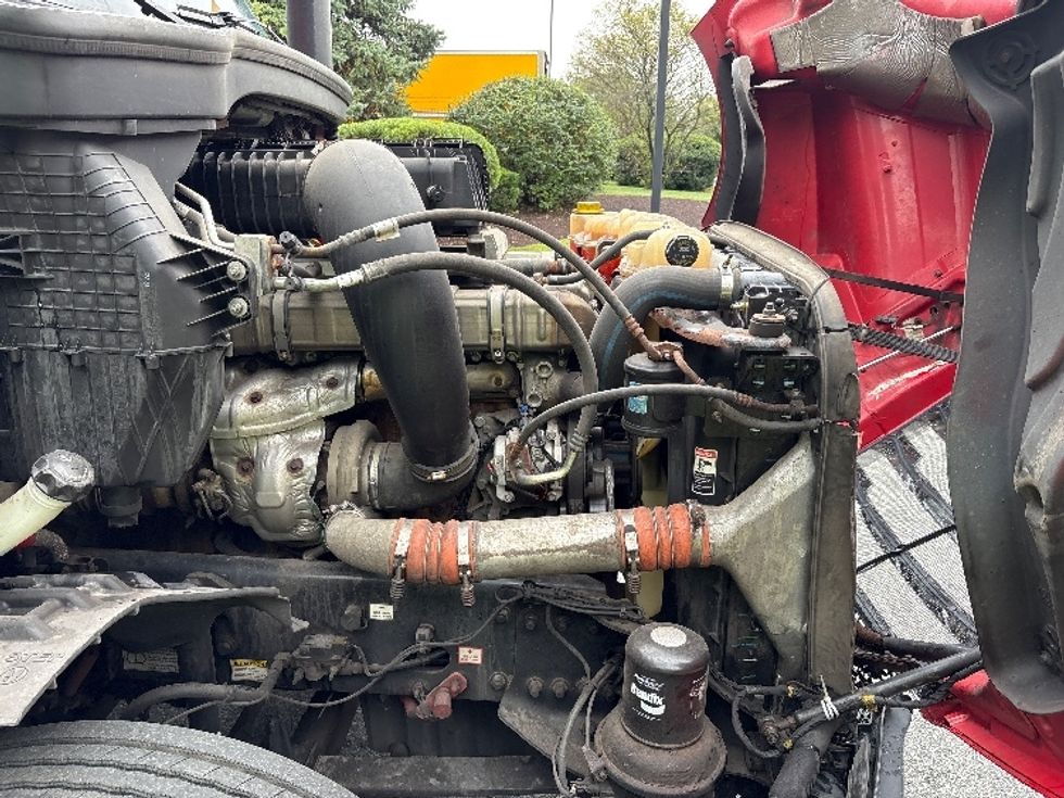 Day Cab Tractor-Heavy Duty Tractors-Freightliner-2019-T12664ST-Montgomery-NY-625,865\n\t\tmiles-$ 27,500 - Image 15