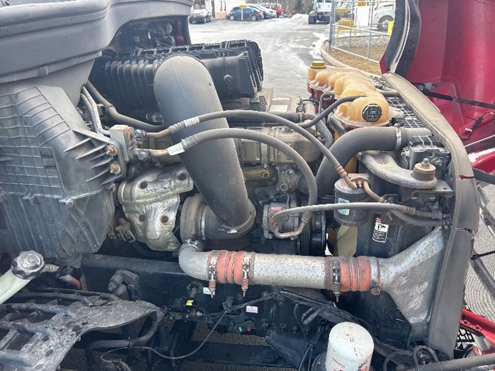 Day Cab Tractor-Heavy Duty Tractors-Freightliner-2019-T12664ST-Montgomery-NY-657,991\n\t\tmiles-$ 29,250 - Image 15
