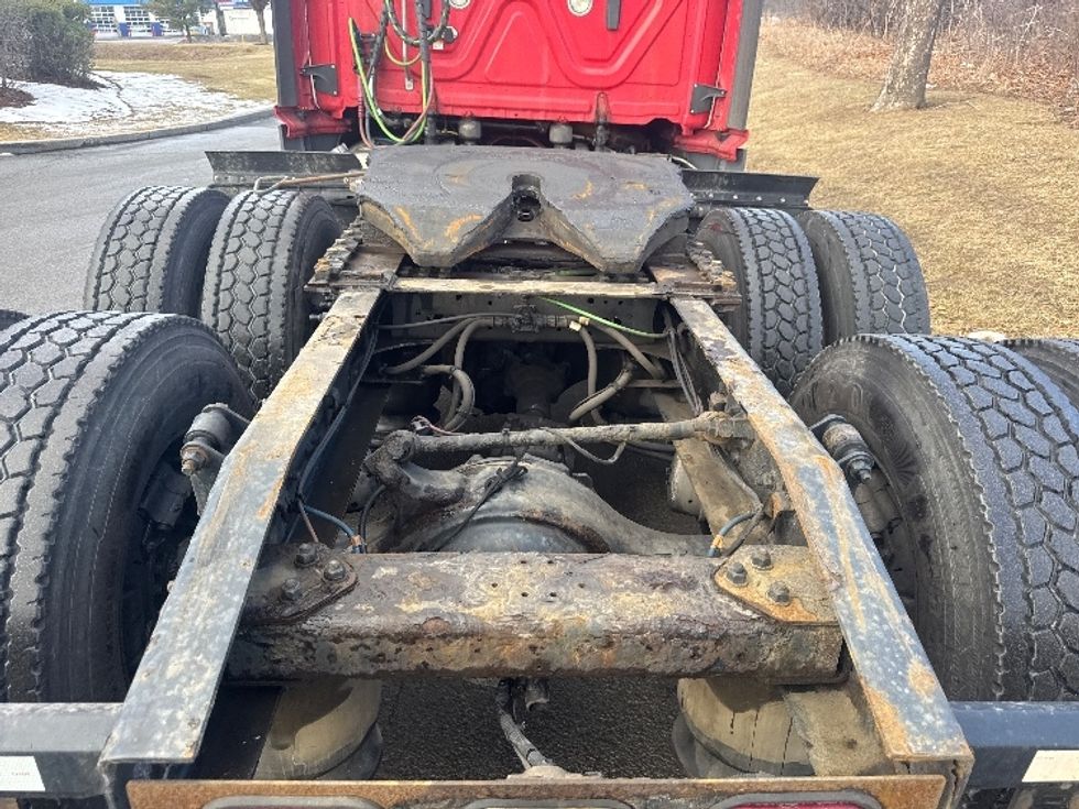 Day Cab Tractor-Heavy Duty Tractors-Freightliner-2019-T12664ST-Montgomery-NY-657,991\n\t\tmiles-$ 29,250 - Image 6