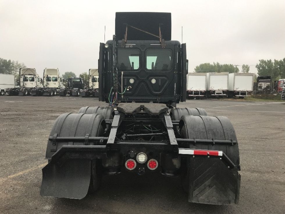 Day Cab Tractor-Heavy Duty Tractors-Freightliner-2019-T12664ST-Montreal-PQ-363,132\n\t\tkm-$ 67,500 - Image 19